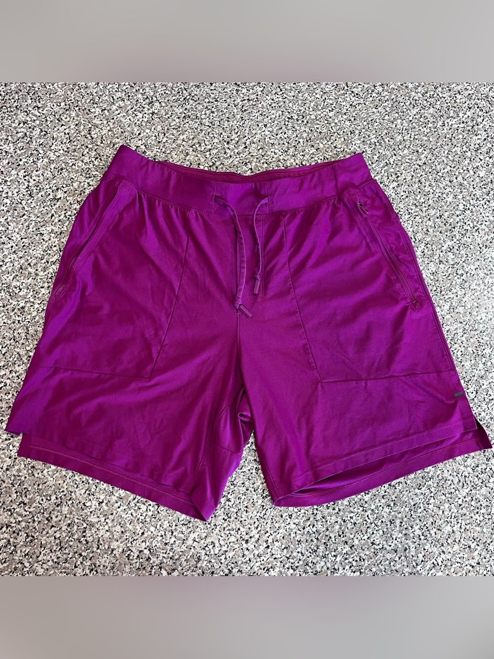 Lululemon Magenta Athletic Shorts Men’s Medium 7” Inseam Athleisure